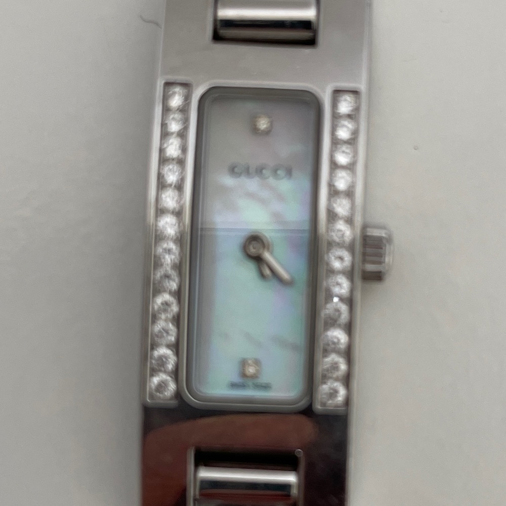 Gucci Stainless Steel Diamond 3900 L watch